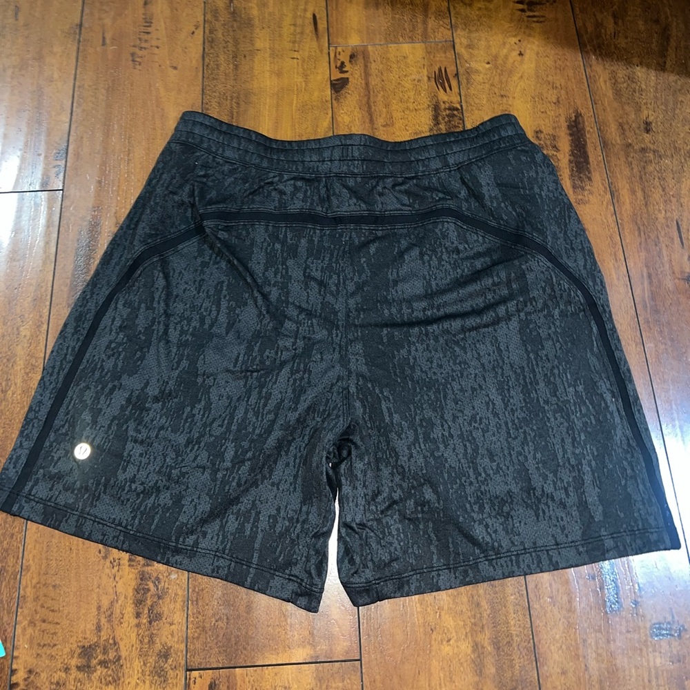 Lululemon Pace Breaker Lined Short 7" Black/ Graphite Grey Size L